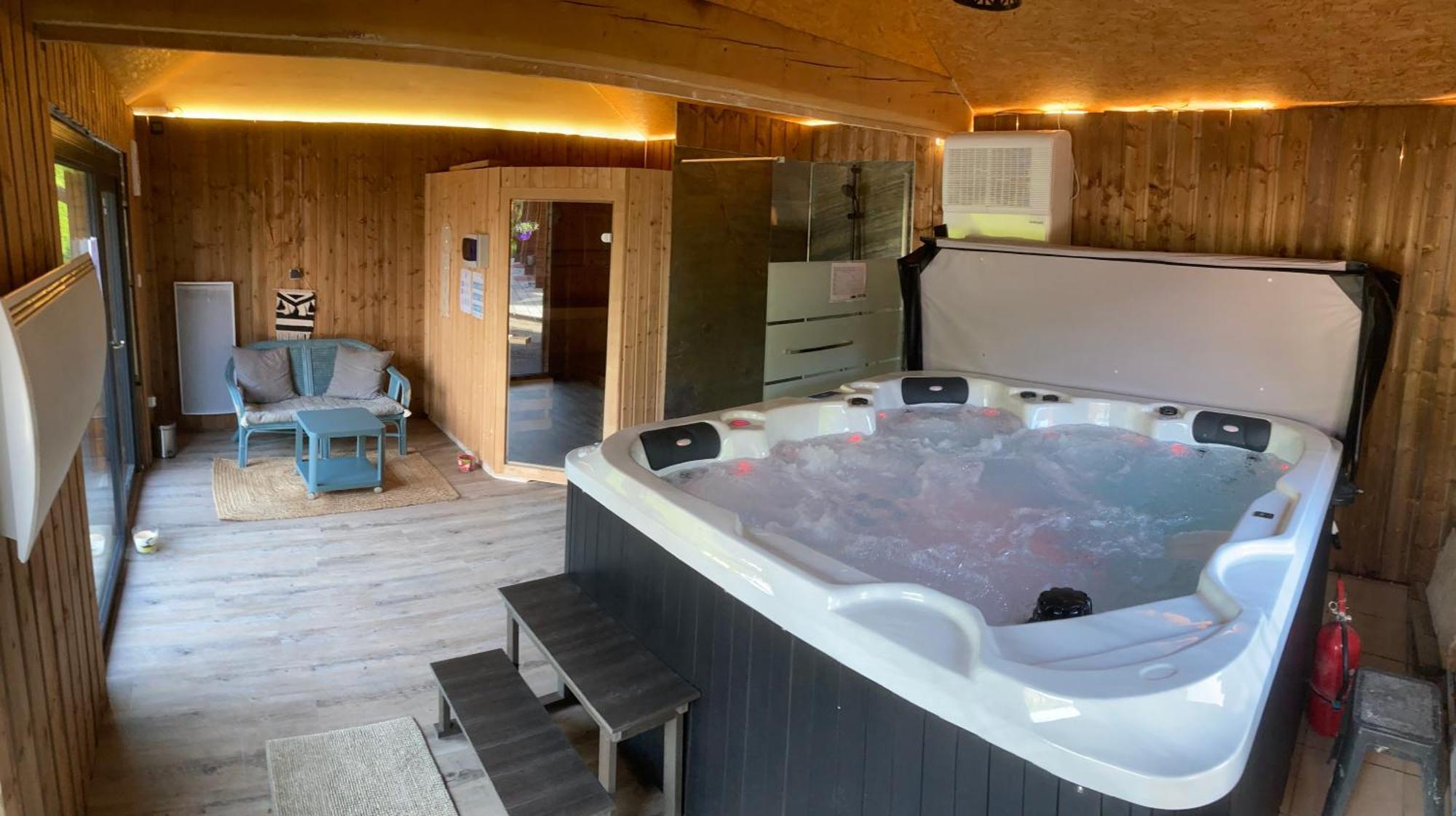 Chalet La Calougeotte, Jardin, Spa Et Sauna Prives Le Menil Экстерьер фото