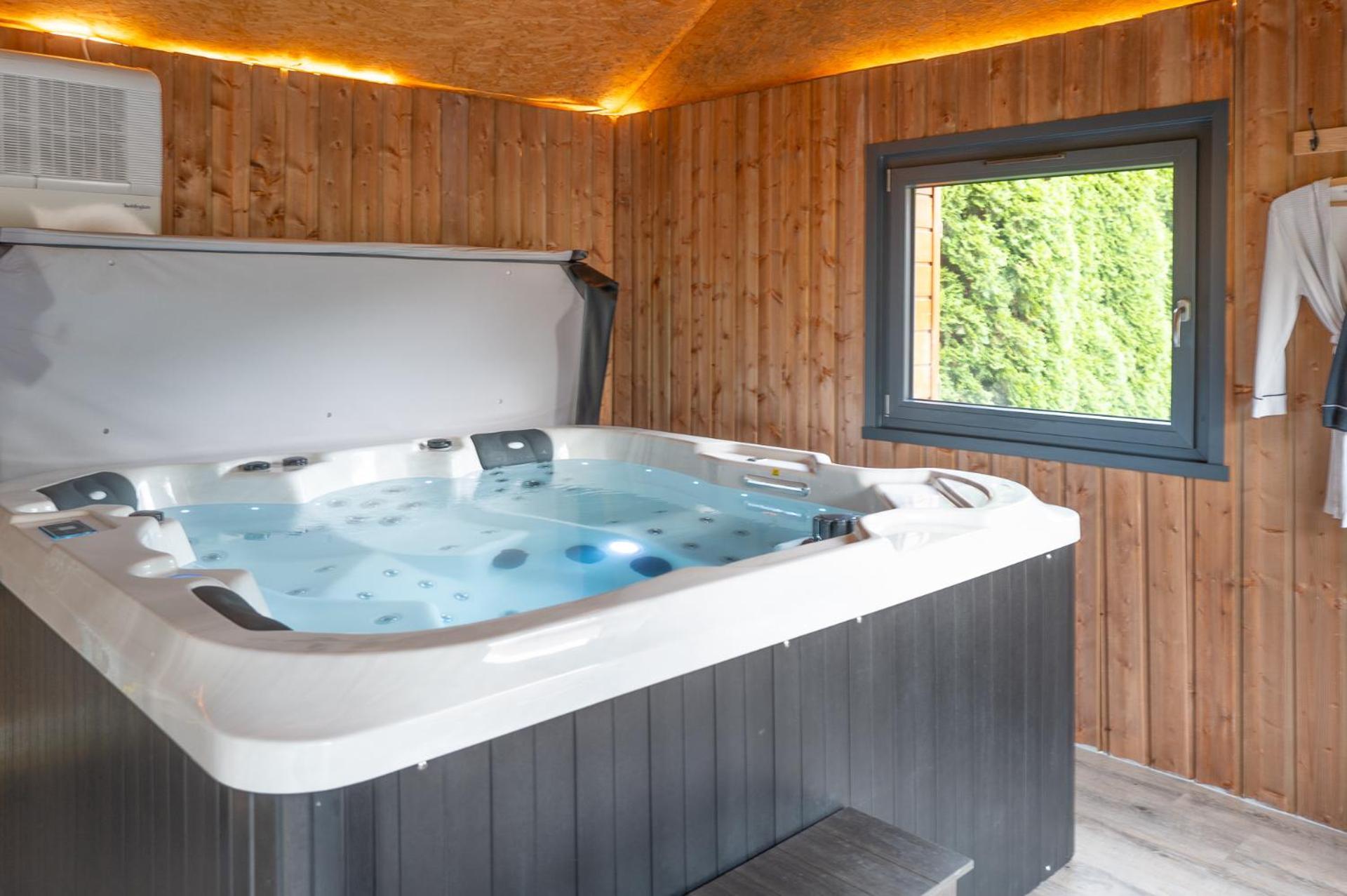 Chalet La Calougeotte, Jardin, Spa Et Sauna Prives Le Menil Экстерьер фото