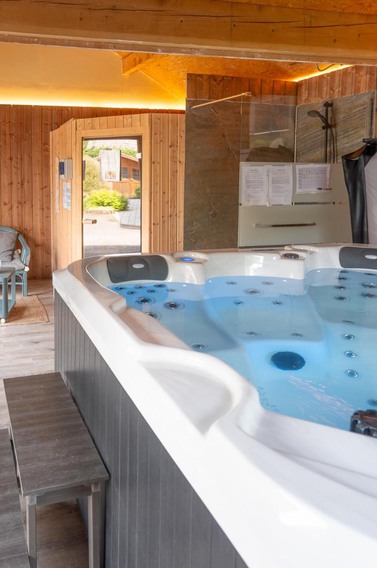 Chalet La Calougeotte, Jardin, Spa Et Sauna Prives Le Menil Экстерьер фото